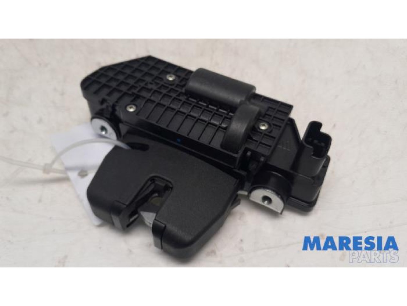 Peugeot - 3008 - Tailgate lock mechanism