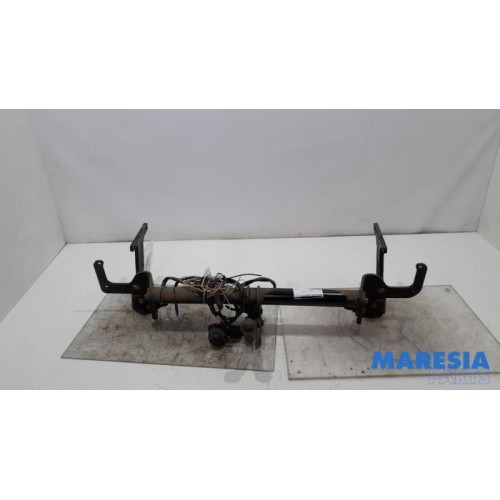 Toyota - Pro-Ace - Towbar