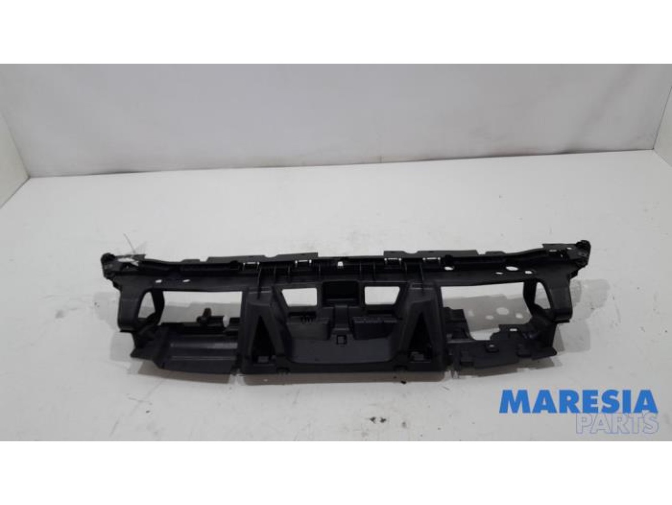 Peugeot - 5008 - Crossmember front part