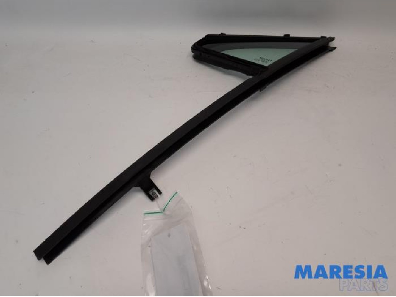 Renault - ZOE - Quarter light, front left