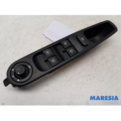 Renault - ZOE - Multi-functional window switch