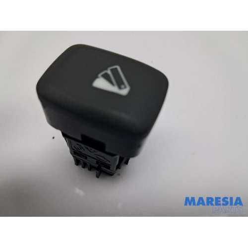 Renault - ZOE - Switch
