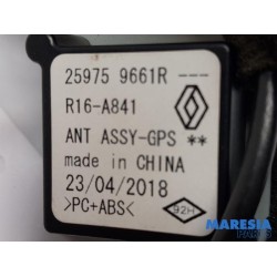 Renault - ZOE - GPS antenna