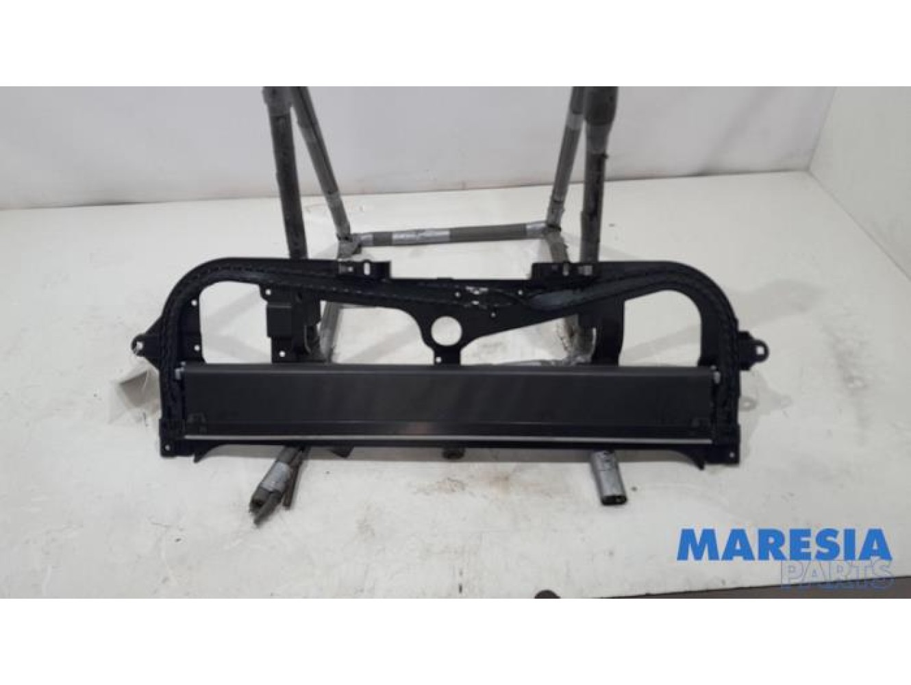 Peugeot - 5008 - Sliding headliner mechanism