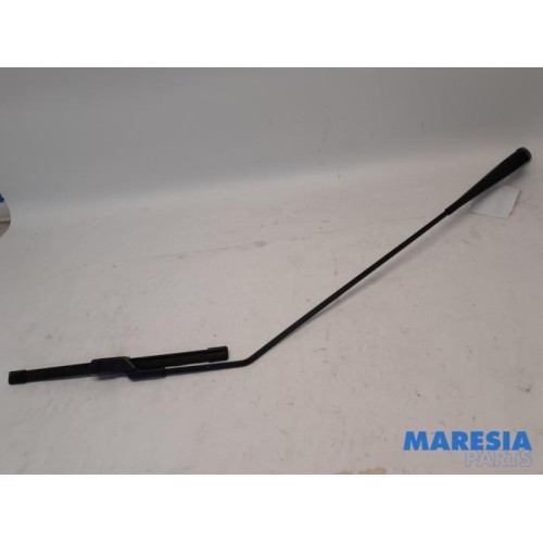 Renault - ZOE - Front wiper arm