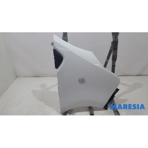 Opel - Vivaro - Front wing, right