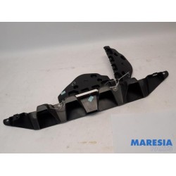 Renault - ZOE - Rear bumper bracket central