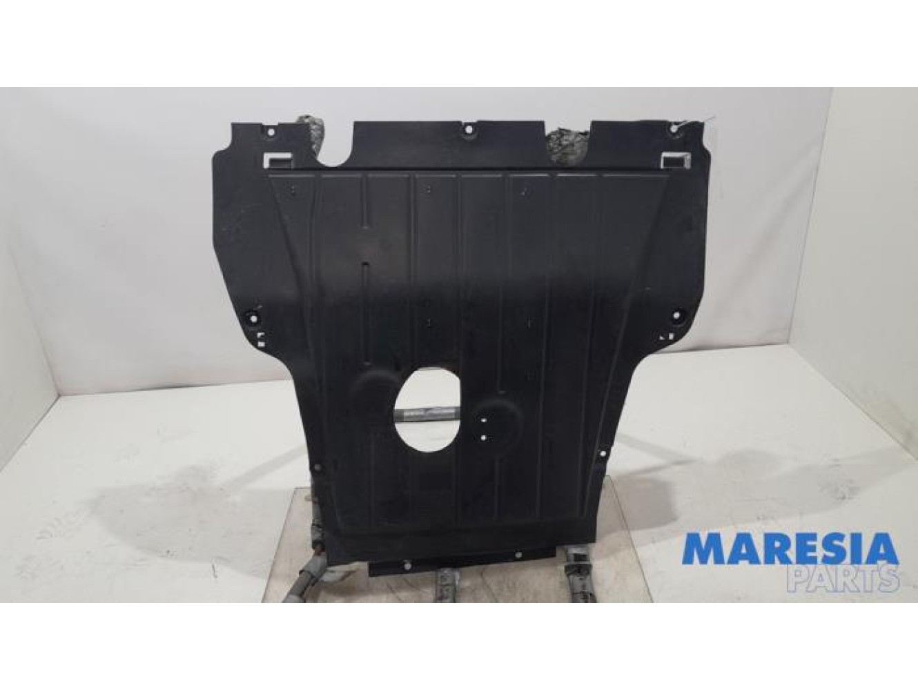 Renault - ZOE - Engine protection panel