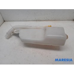 Renault - ZOE - Front windscreen washer reservoir