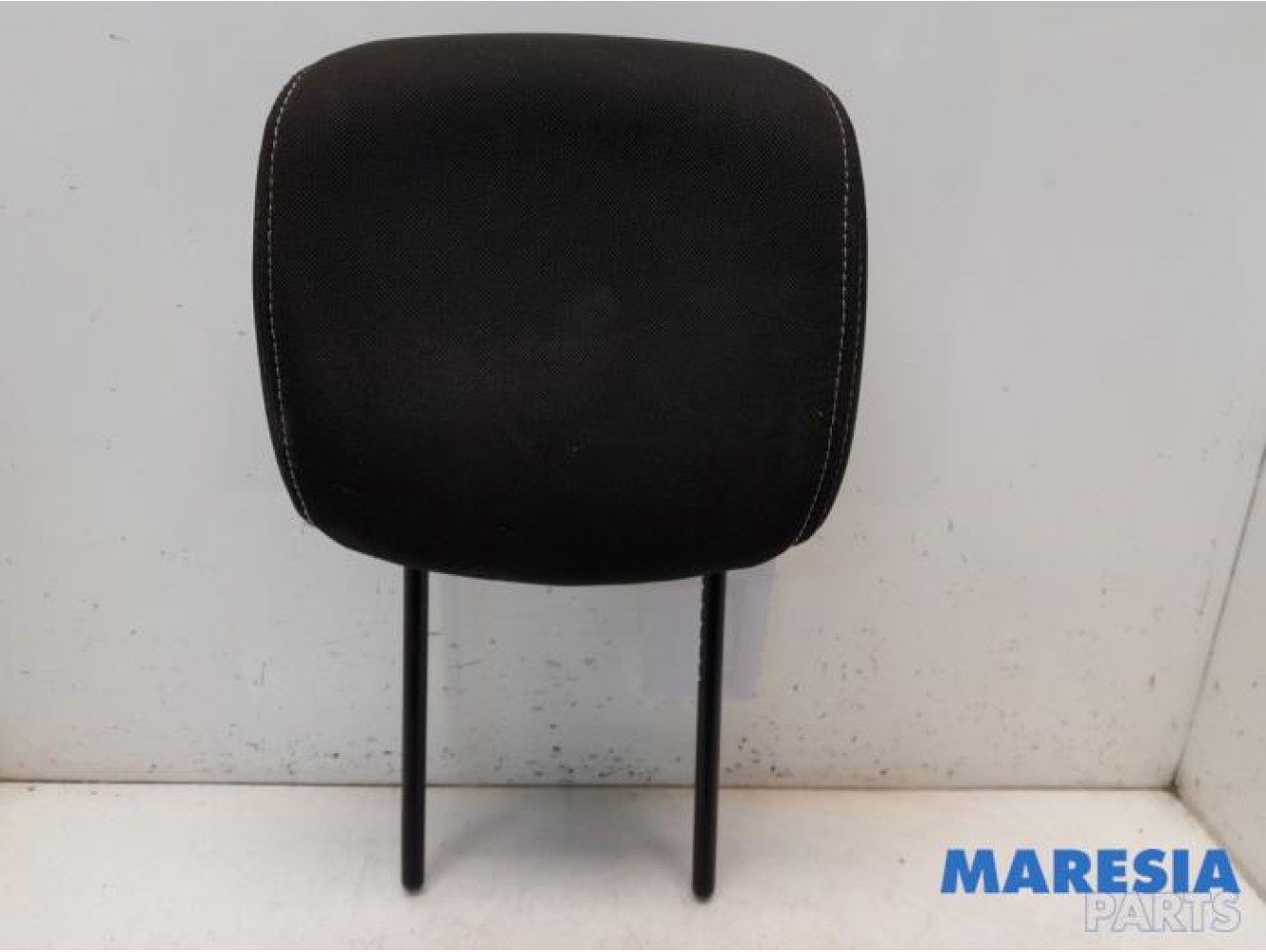 Renault - Clio - Headrest
