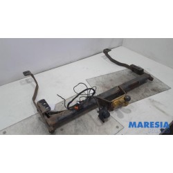 Opel - Vivaro - Towbar