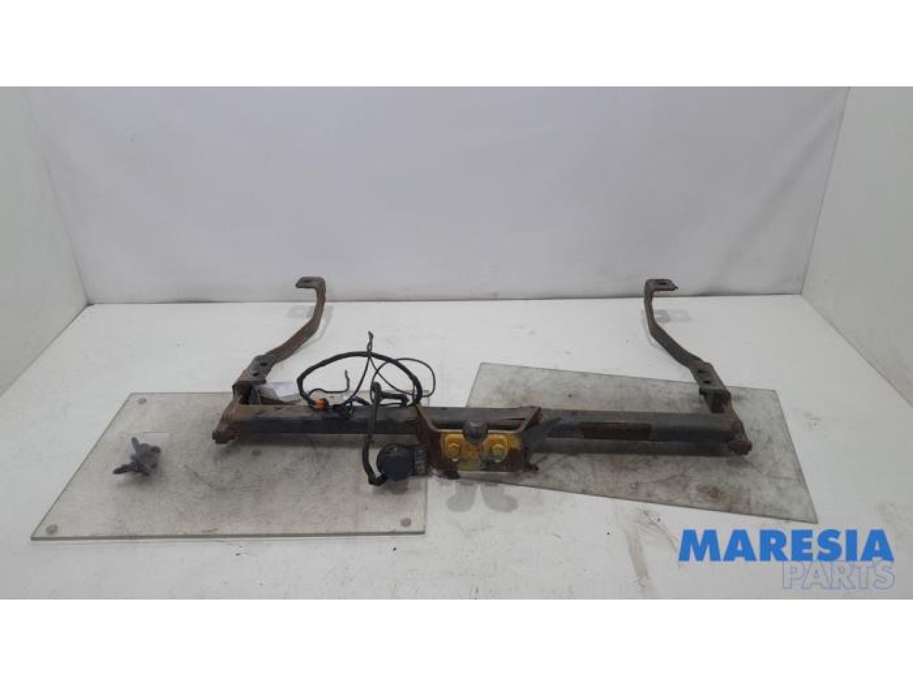 Opel - Vivaro - Towbar