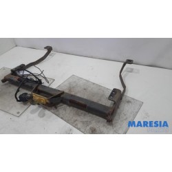 Opel - Vivaro - Towbar