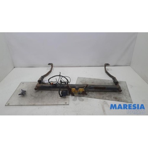 Opel - Vivaro - Towbar