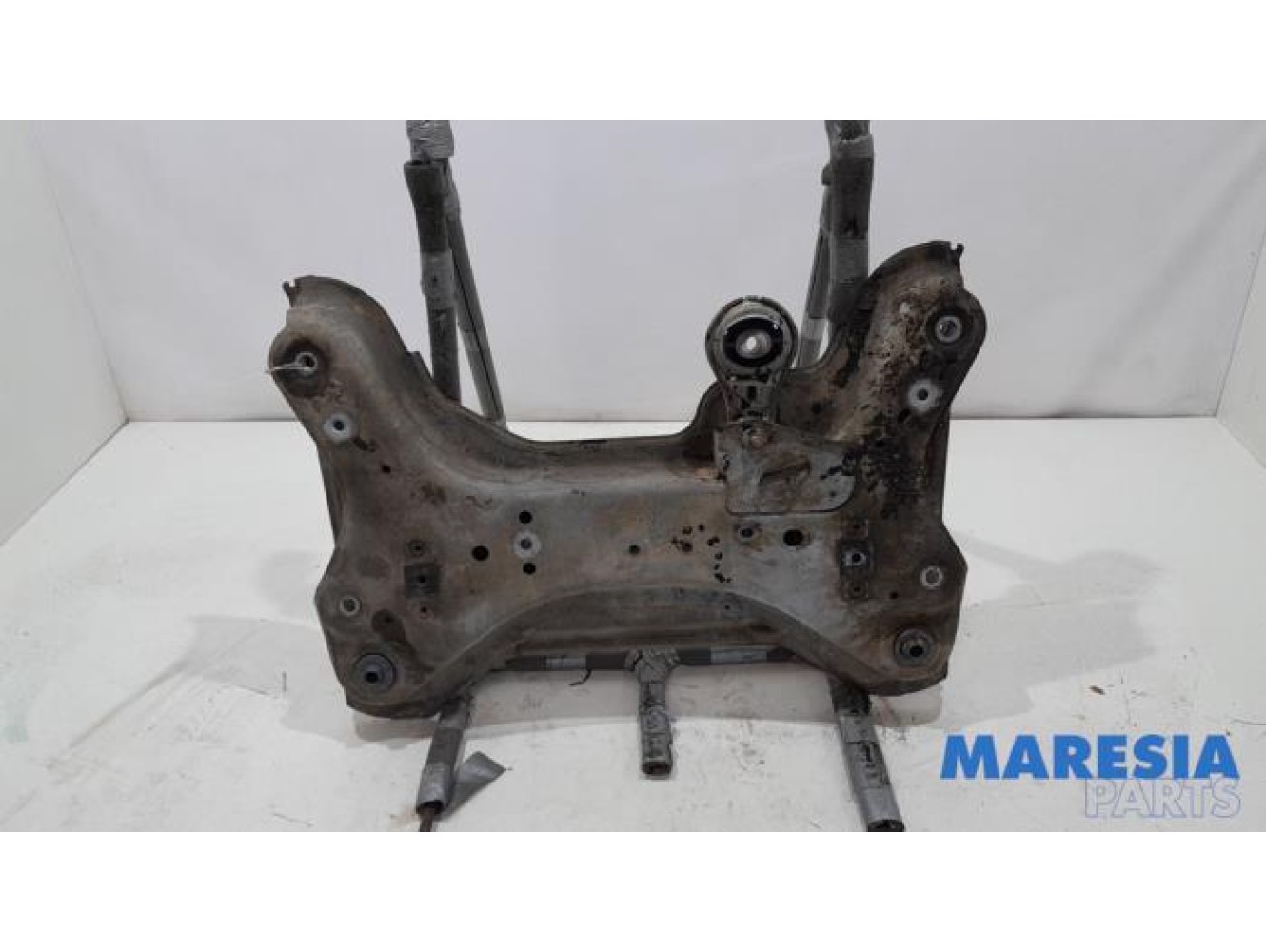 Opel - Vivaro - Subframe