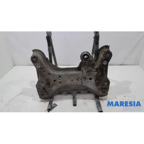 Opel - Vivaro - Subframe