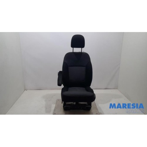 Opel - Vivaro - Stoel links