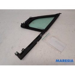 Peugeot - 5008 - Quarter light, front right