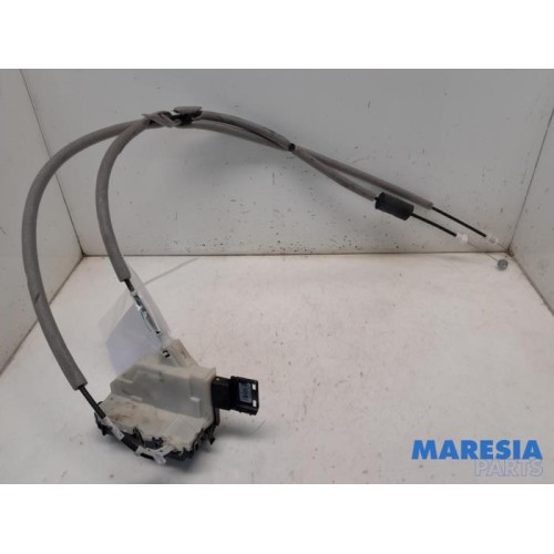 Toyota - Pro-Ace - Sliding door lock mechanism, right