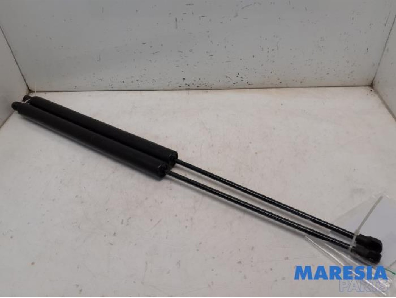 Toyota - Pro-Ace - Set Gasdempers Achterklep