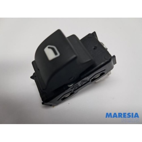 Toyota - Pro-Ace - Electric window switch