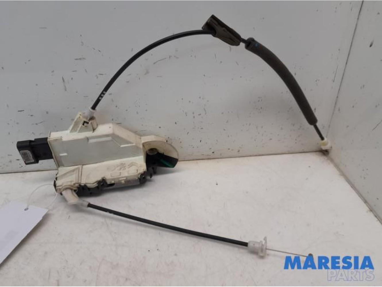 Peugeot - 5008 - Door lock mechanism 4-door, front left