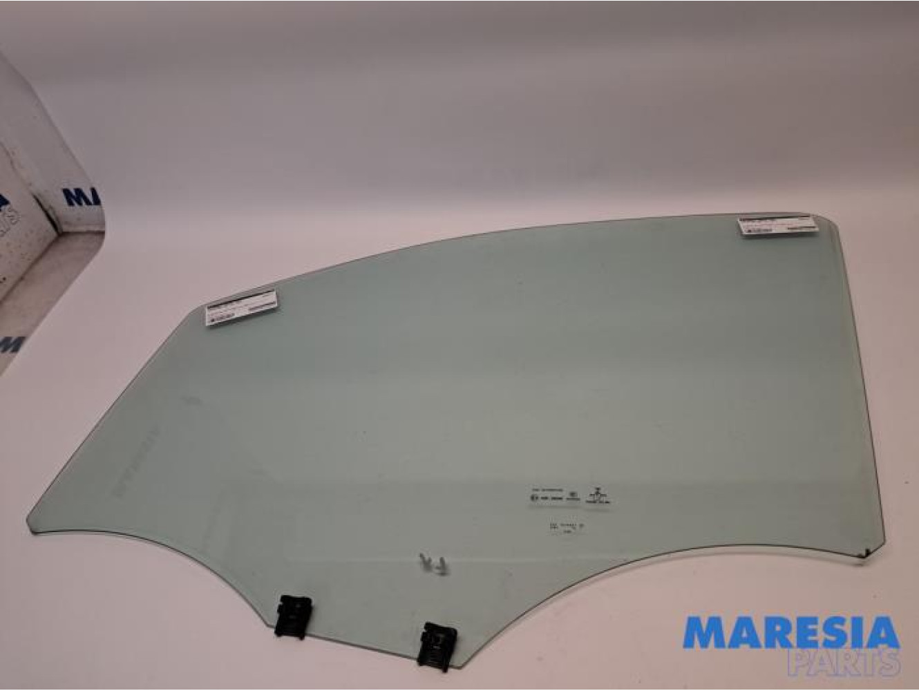 Toyota - Pro-Ace - Portierruit 2Deurs links