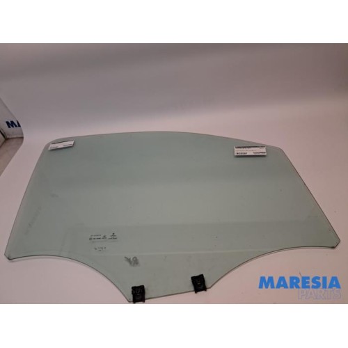 Toyota - Pro-Ace - Door window 2-door, right