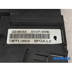 Peugeot - 5008 - Fuse box