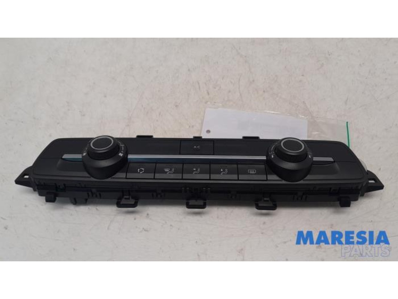 Toyota - Pro-Ace - Heater control panel