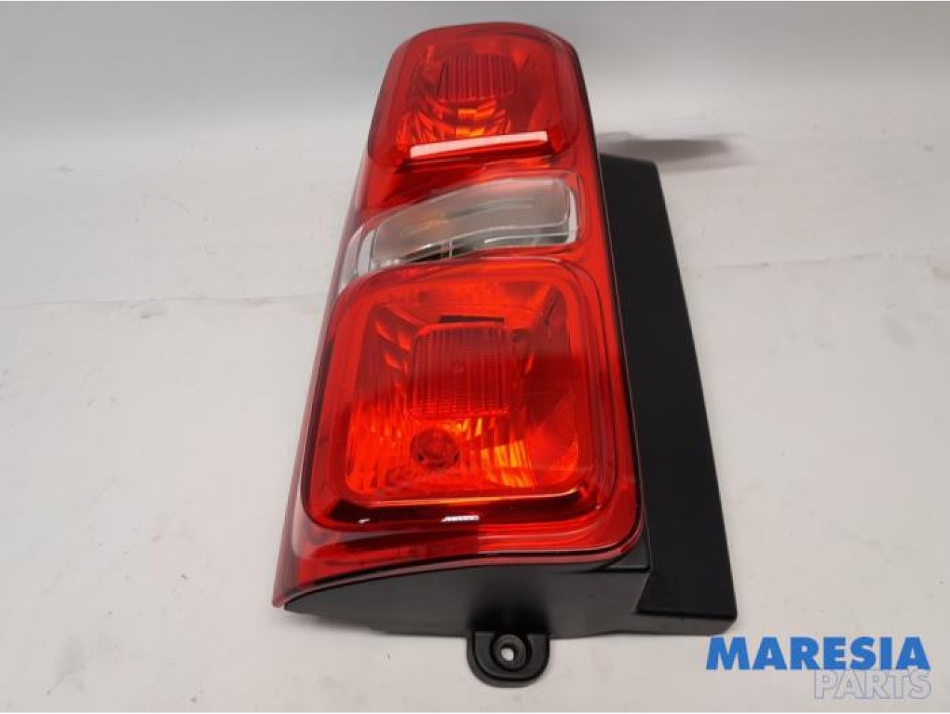 Toyota - Pro-Ace - Achterlicht links