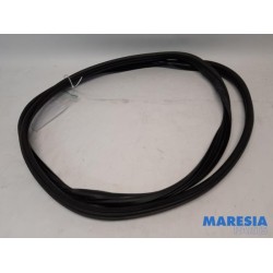 Peugeot - 5008 - Front door seal 4-door, right