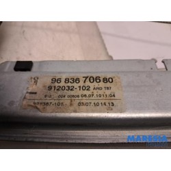Peugeot - 5008 - Rear door window mechanism 4-door, right