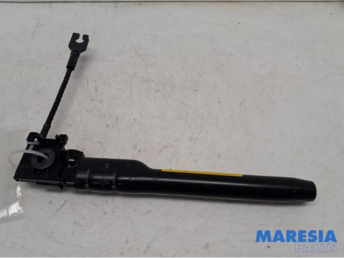 Peugeot - 5008 - Seatbelt tensioner, right