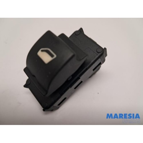 Peugeot - 5008 - Electric window switch