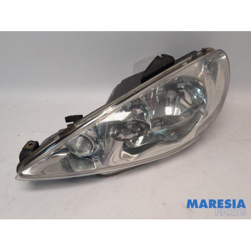Peugeot - 206 - Headlight, left