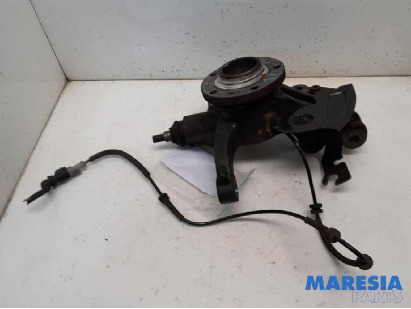 Toyota - Pro-Ace - Knuckle, front left
