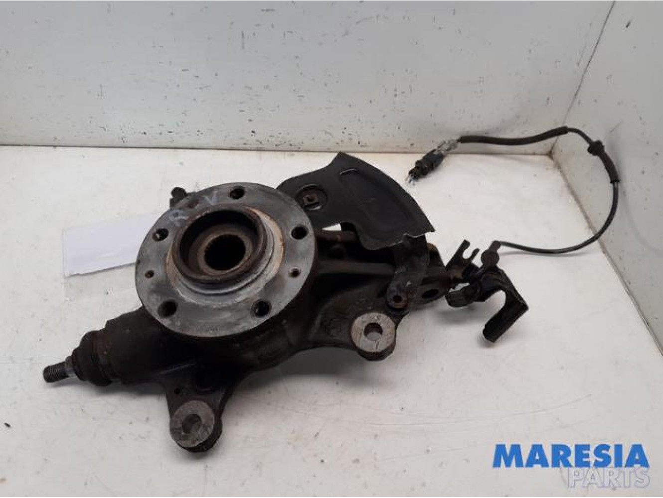 Toyota - Pro-Ace - Knuckle, front right