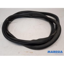 Toyota - Pro-Ace - Joint caoutchouc porte coulissante droite