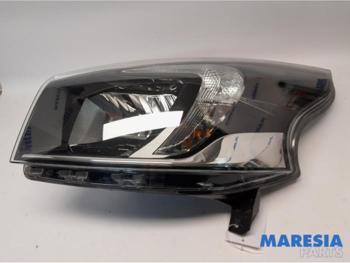 Opel - Vivaro - Koplamp links