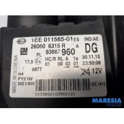 Opel - Vivaro - Koplamp links