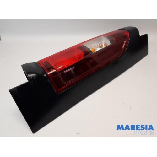 Opel - Vivaro - Taillight, right