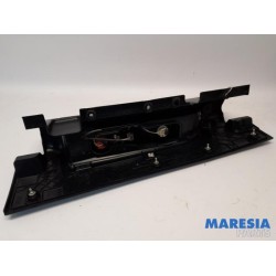 Opel - Vivaro - Achterlicht links