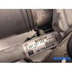 Peugeot - 5008 - Front wiper motor