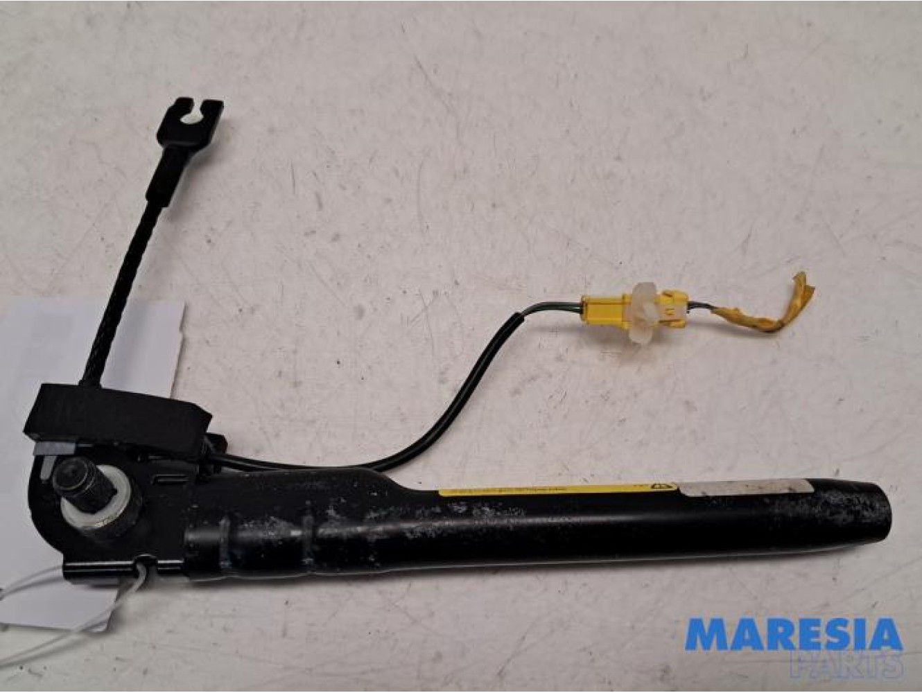 Fiat - 500 - Seatbelt tensioner, right