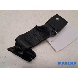 Fiat - 500 - Insertion ceinture de sécurité arrière droite
