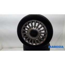 Fiat - 500 - Sportvelgenset + banden