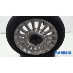 Fiat - 500 - Sportvelgenset + banden
