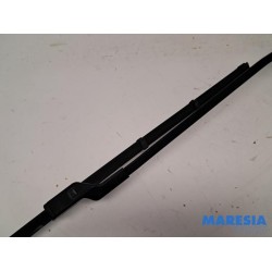 Peugeot - 5008 - Front wiper arm