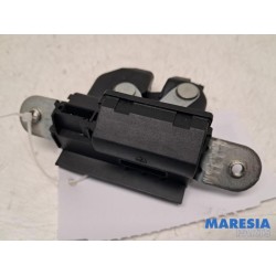 Fiat - 500 - Tailgate lock mechanism